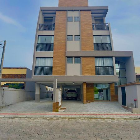 דירות בומבינאס Residencial Bernardo מראה חיצוני תמונה